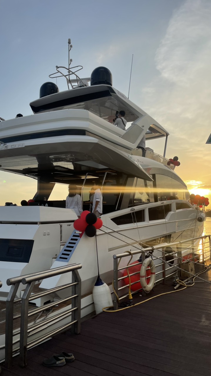 Tour ngắm hoàng hôn trên sông Sài Gòn bằng du thuyền 5 sao